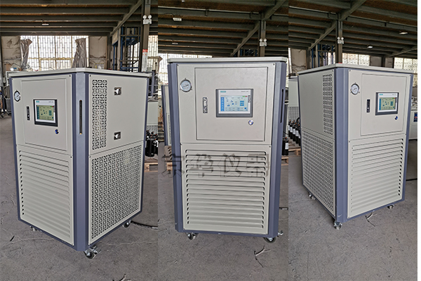 小型高低溫循環(huán)一體機(jī)的導(dǎo)熱油詳細(xì)介紹 小型高低溫循環(huán)一體機(jī)的導(dǎo)熱油詳細(xì)介紹